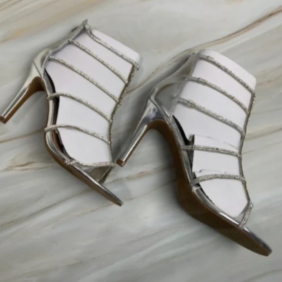 NWT Material Girl Raissa Open Toe Strappy Embellished Heels - size 8.5 - Picture 4 of 6